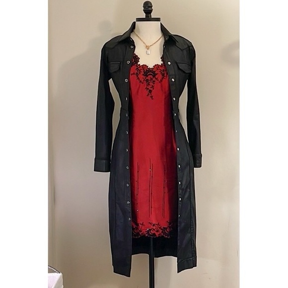 💕Beautiful Red Festive Holiday Dress with Beautiful Black Embroidery & Sequins - Picture 12 of 15